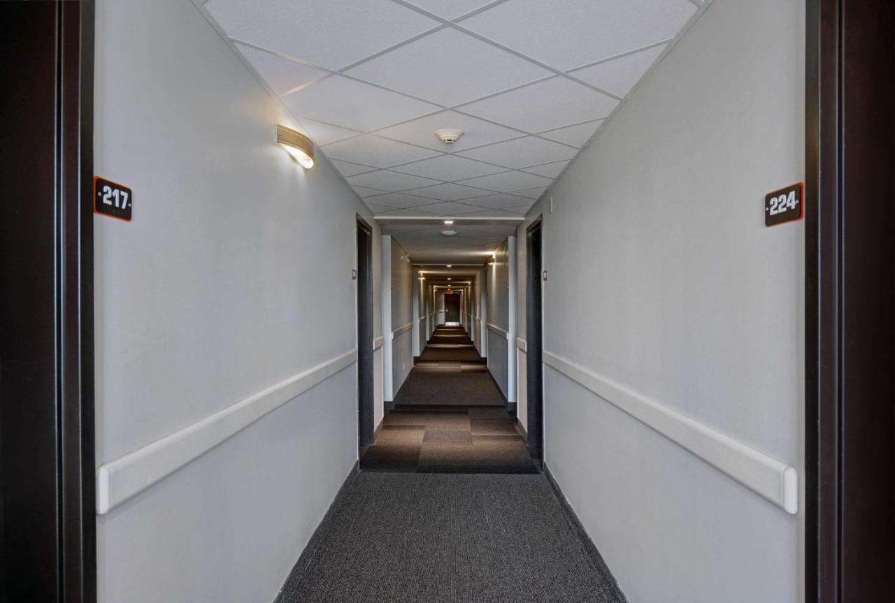Motel 6 إيرداري المظهر الخارجي الصورة
